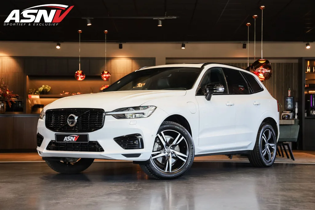 Volvo XC60 (2021) — foto 1