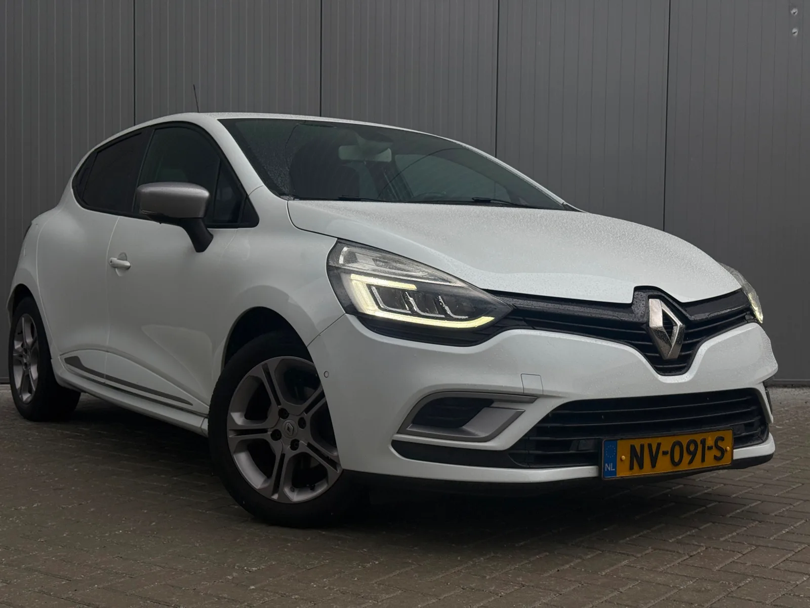 Renault Clio (2017) — foto 1