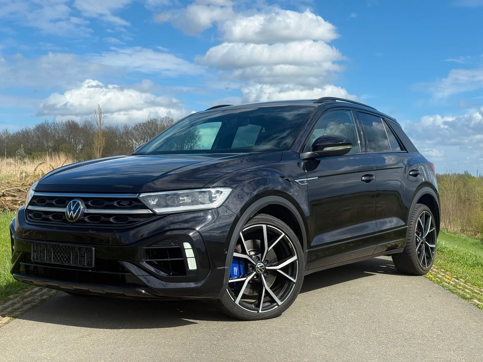 Volkswagen T-Roc (2023) — foto 1