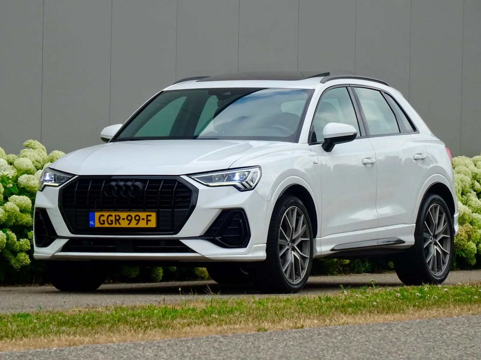 Audi Q3 (2020) — foto 1
