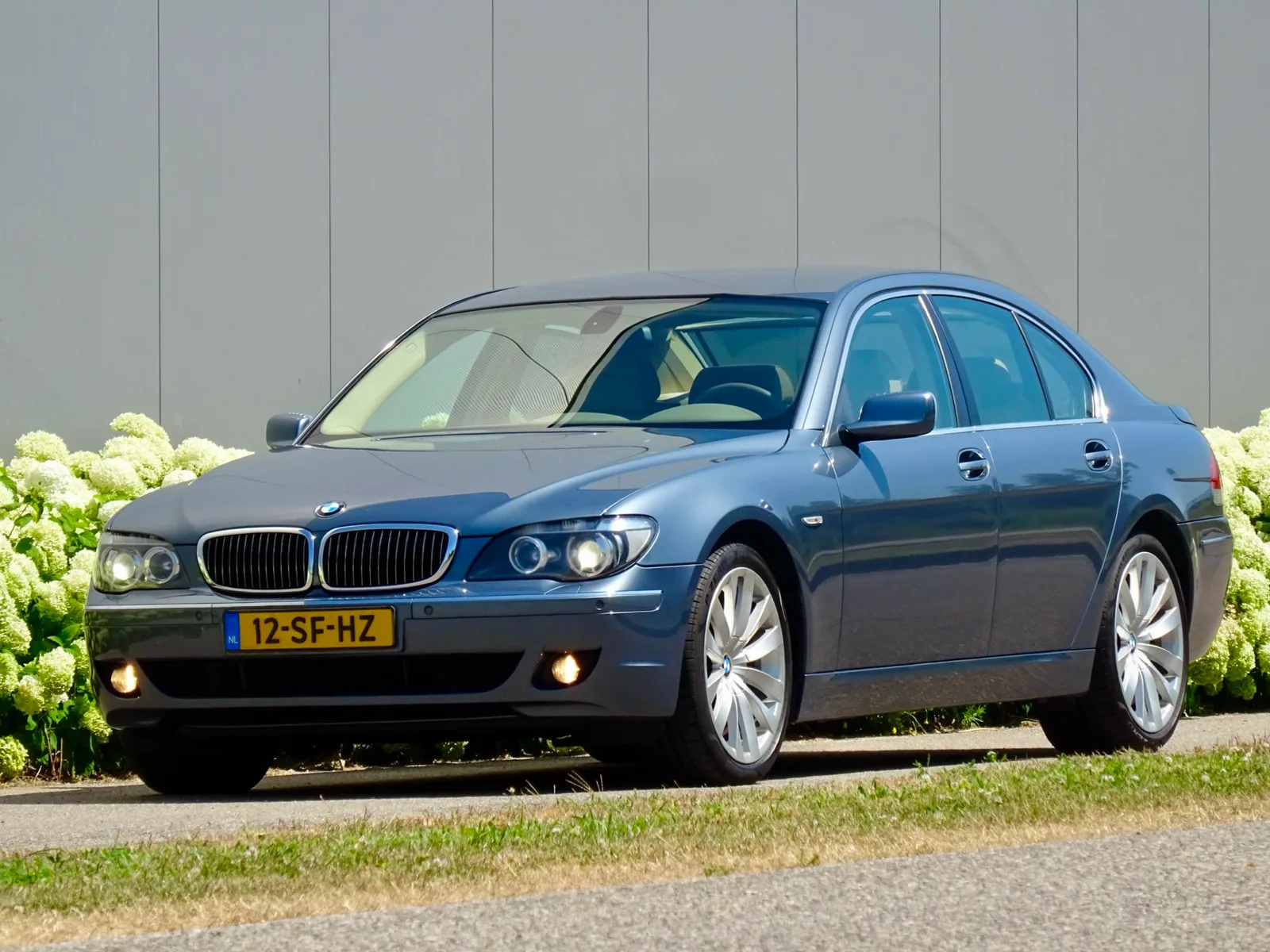 BMW 7-Serie (2005) — foto 1