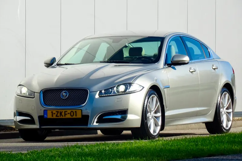 Jaguar XF (2012)