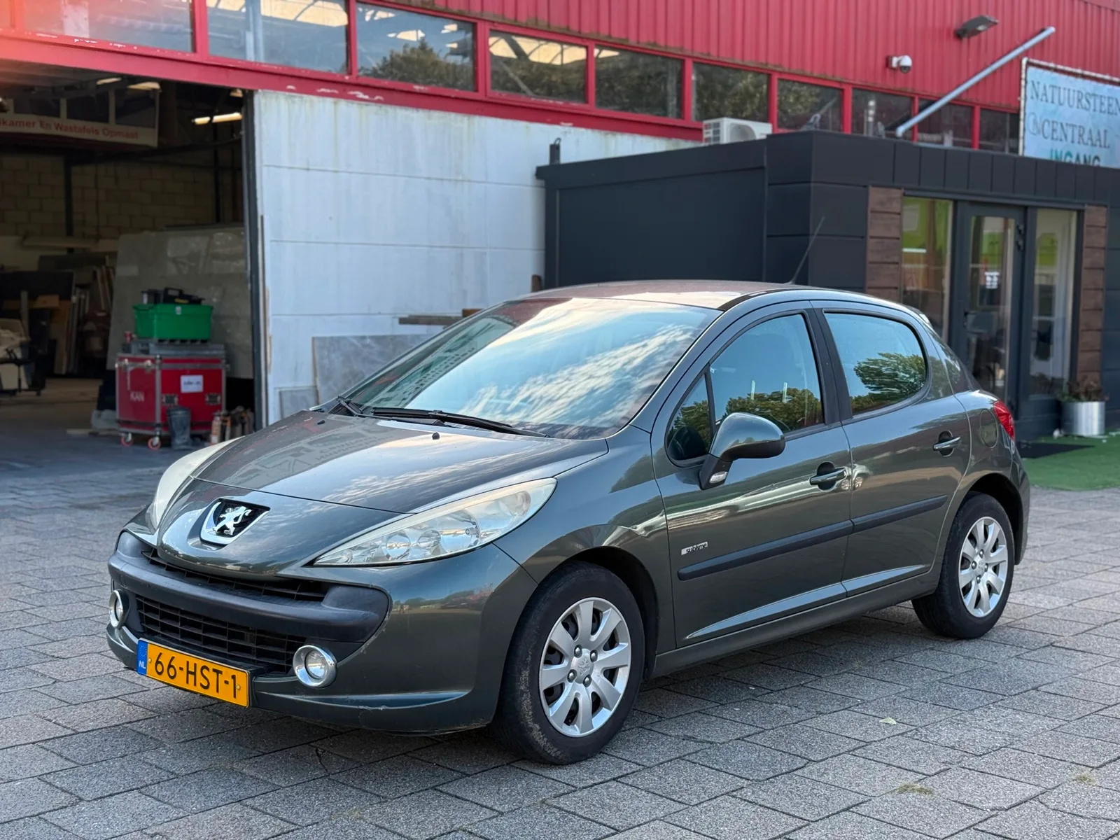 Peugeot 207 (2009) — foto 1