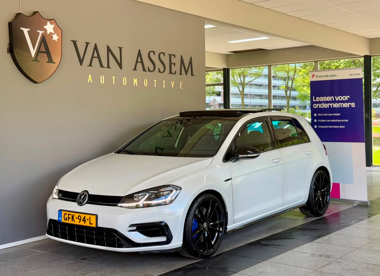 Volkswagen Golf (2019) — foto 1