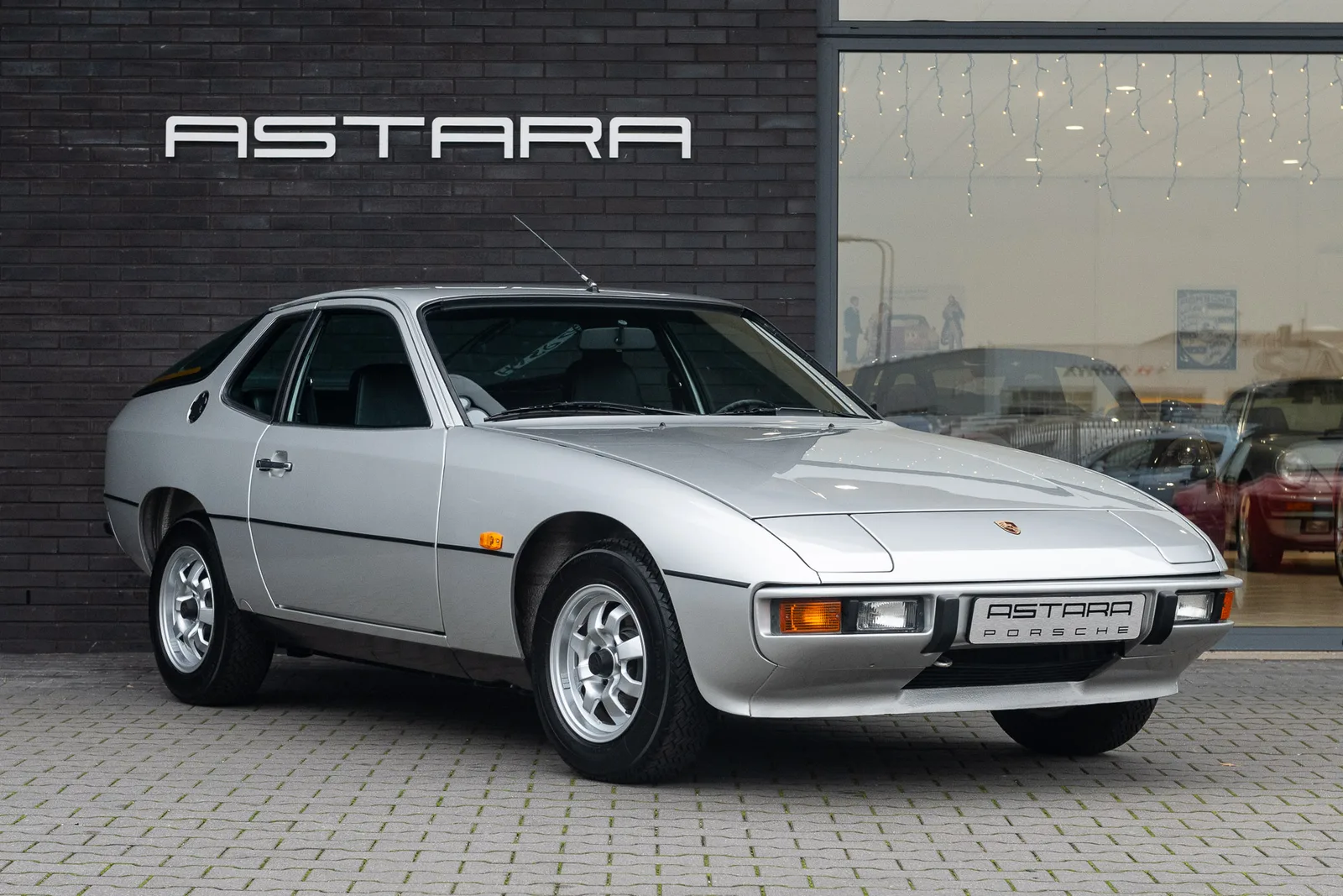 Porsche 924 (1977) — foto 1