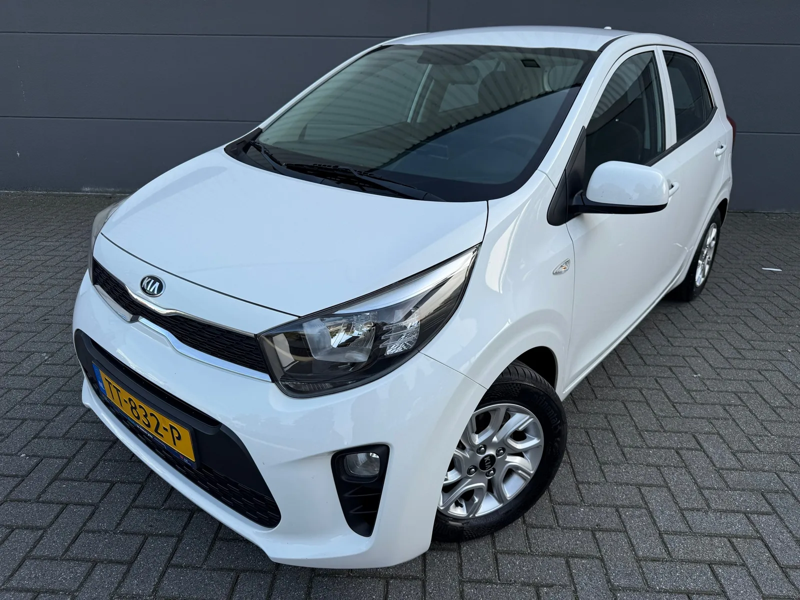 Kia Picanto (2018) — foto 1