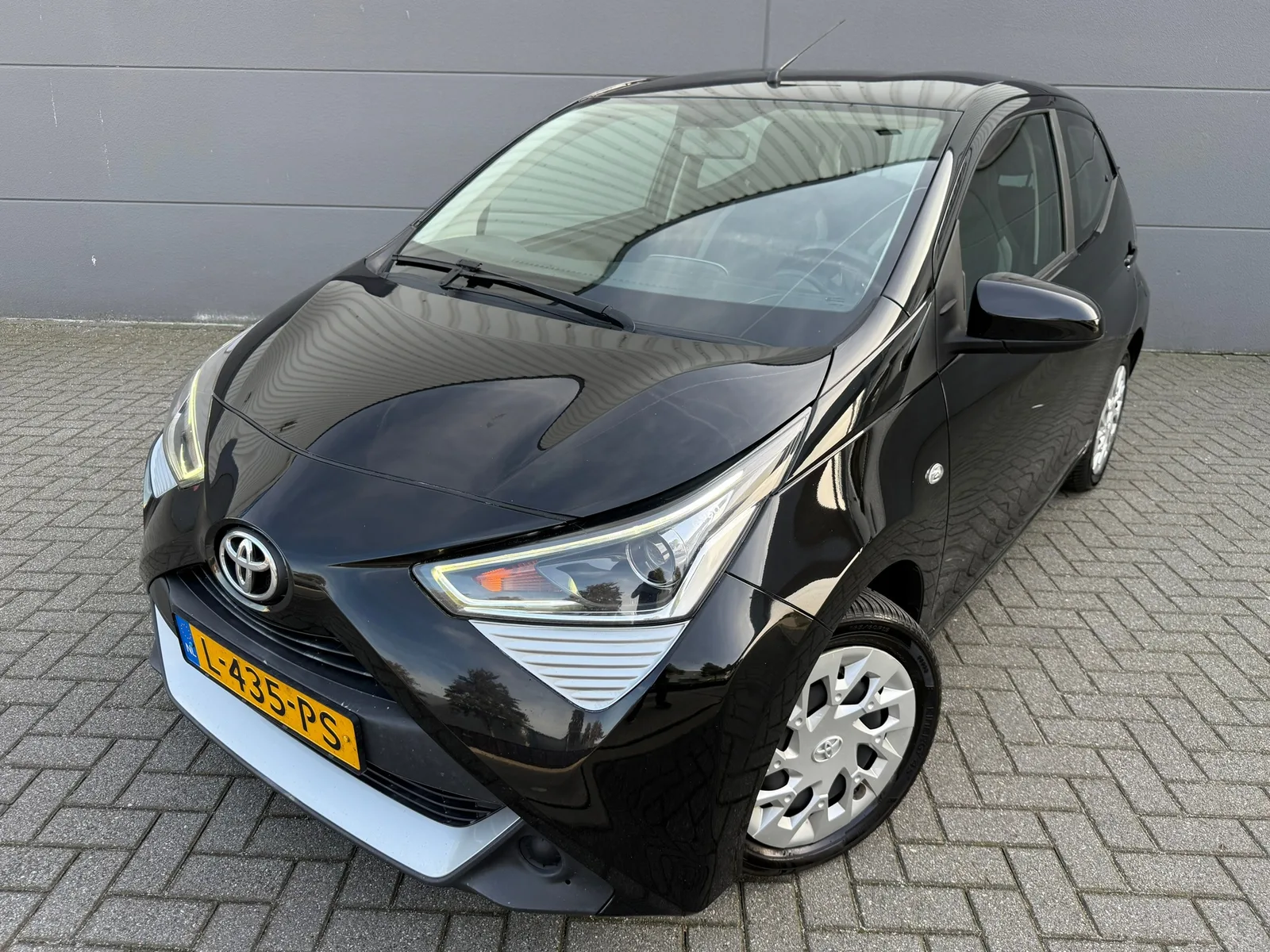 Toyota Aygo (2021) — foto 1