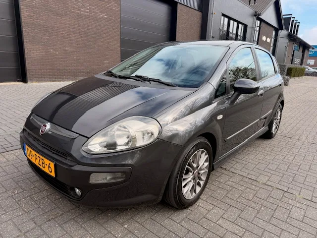 Fiat Punto (2011) — foto 1