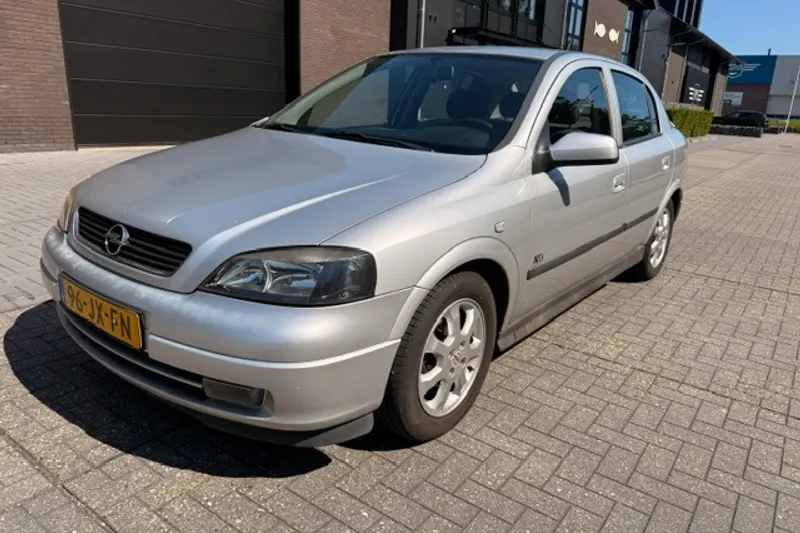 Opel Astra (2002)