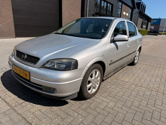 Opel Astra (2002) — foto 1