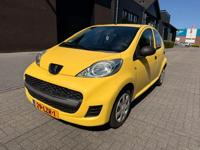 Peugeot 107 (2010) — foto 1