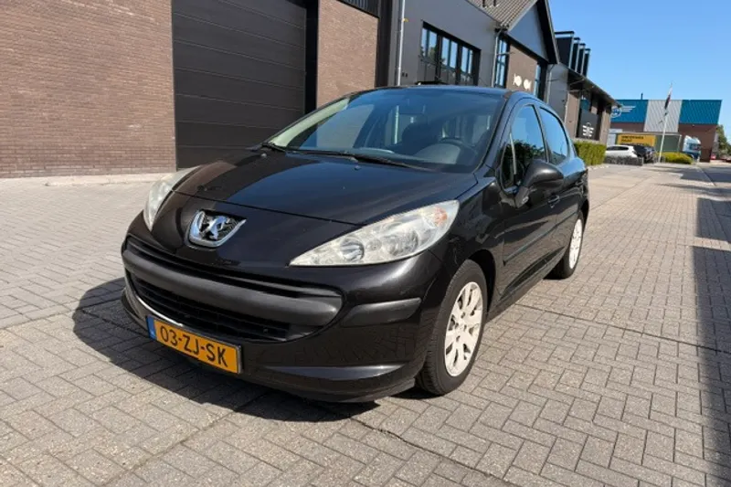 Peugeot 207 (2008)