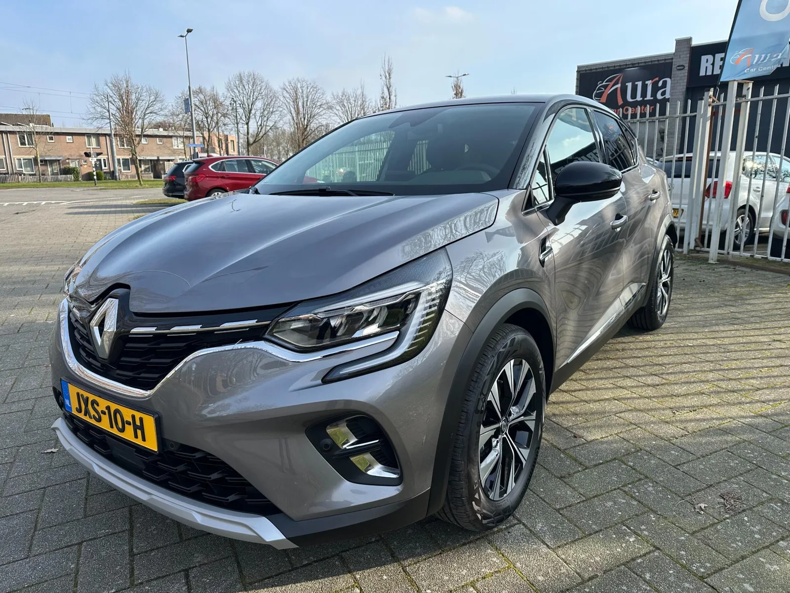Renault Captur (2024) — foto 1