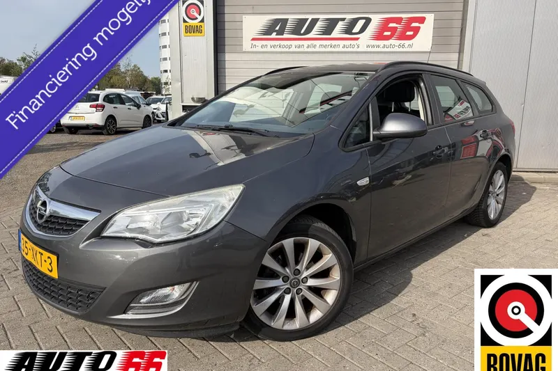 Opel Astra (2012)