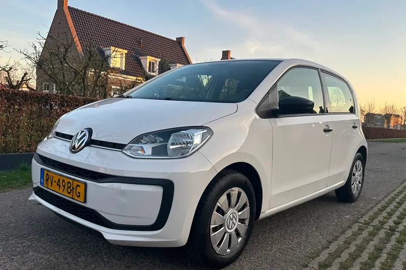 Volkswagen Up! (2017)