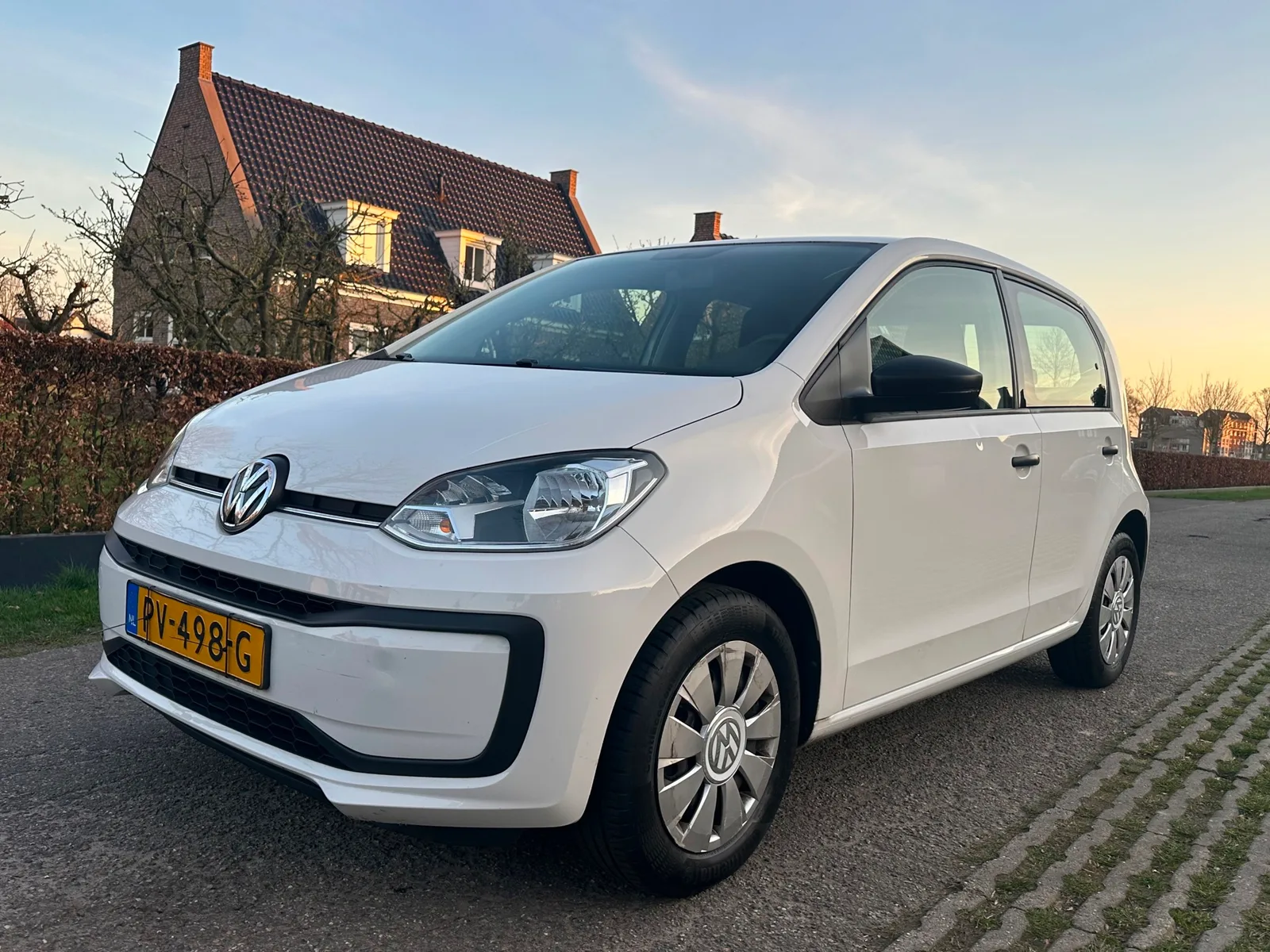 Volkswagen Up! (2017) — foto 1