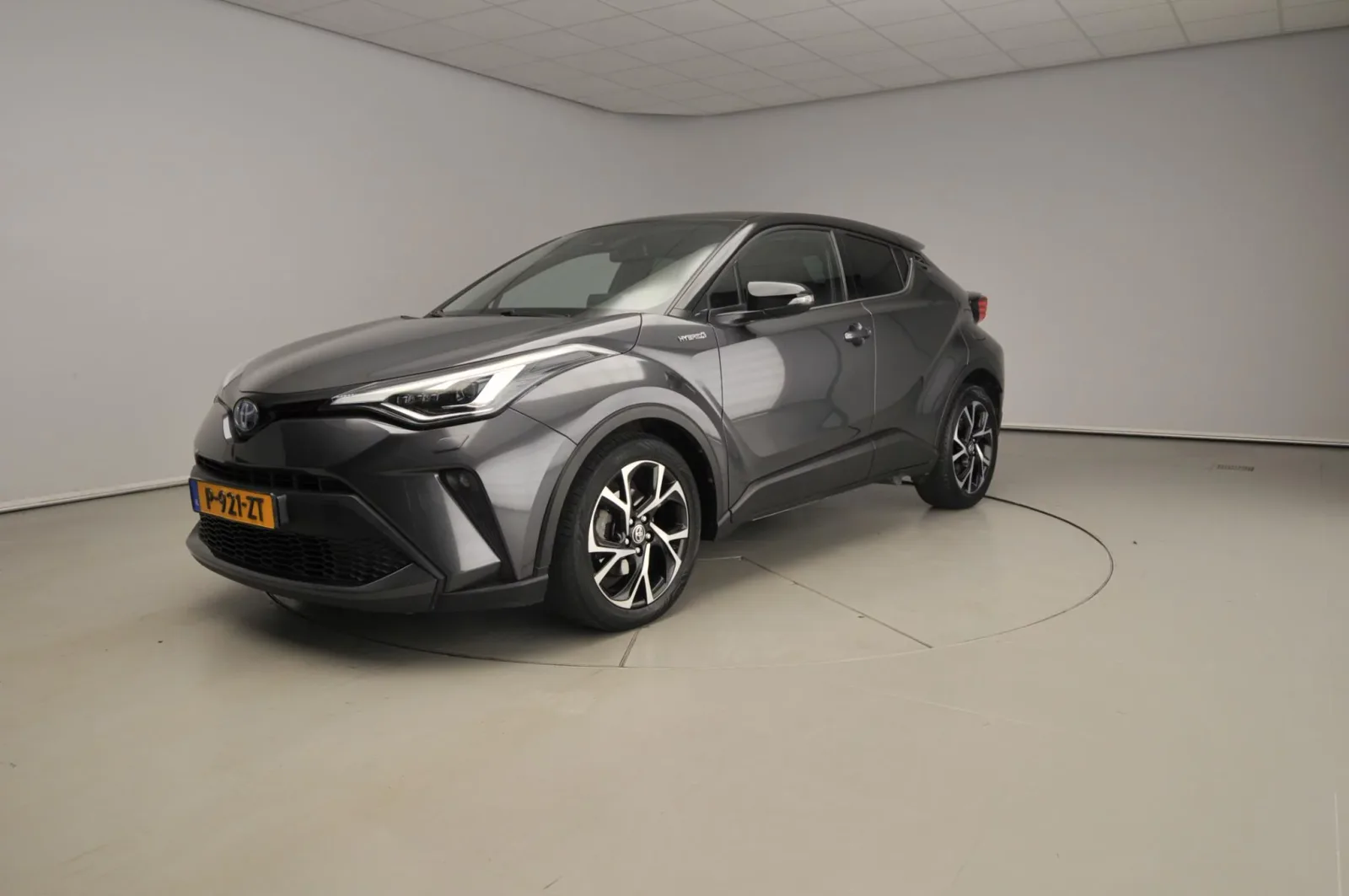 Toyota C-HR (2021) — foto 1