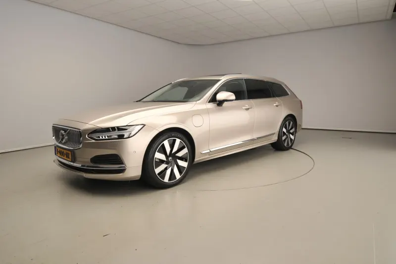 Volvo V90 (2023)