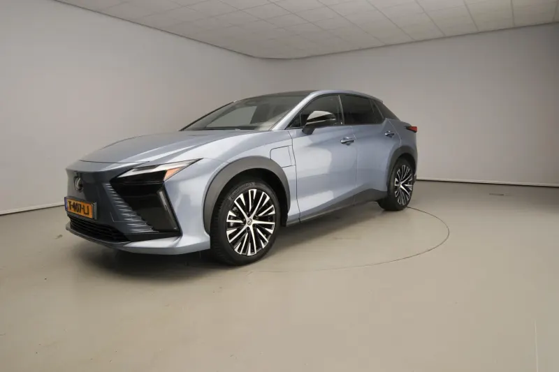 Lexus RZ (2023)