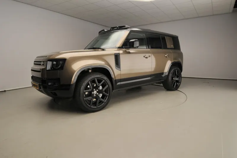 Land Rover Defender (2021)