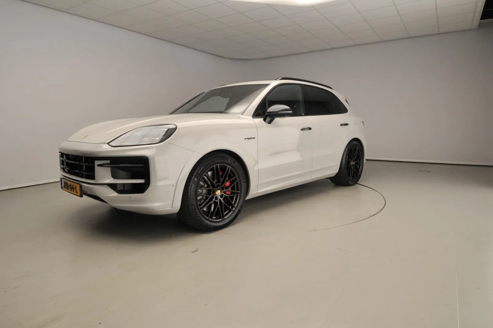 Porsche Cayenne (2024) — foto 1