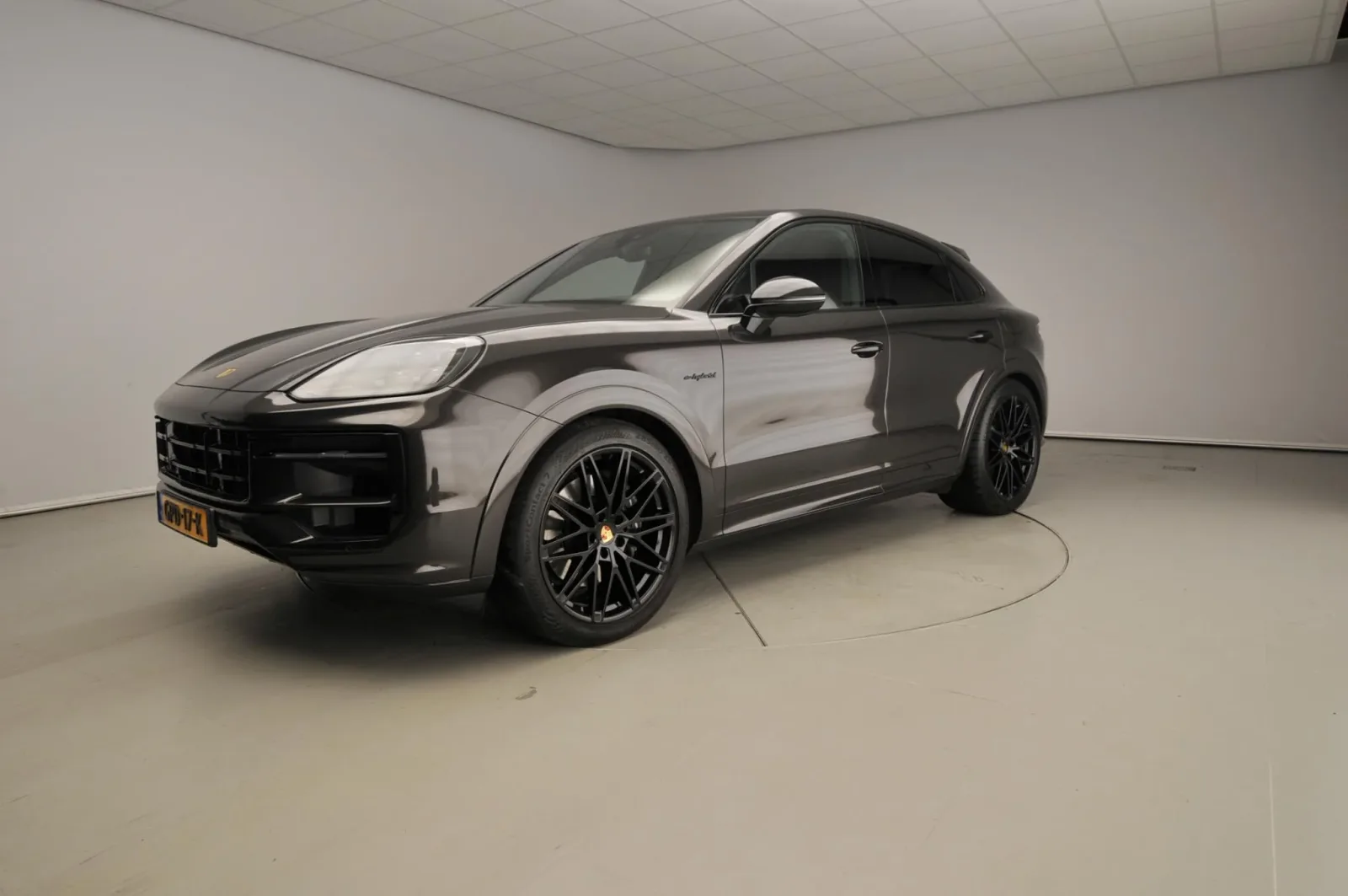 Porsche Cayenne (2024) — foto 1