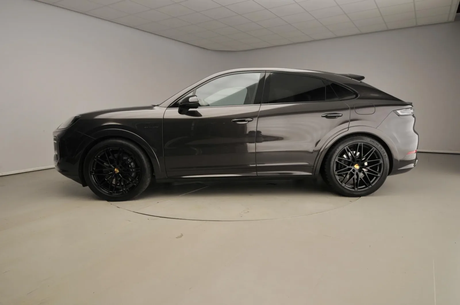Porsche Cayenne Coupé (2024) — foto 1