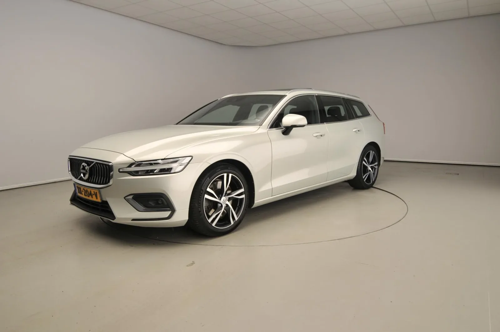 Volvo V60 (2019) — foto 1