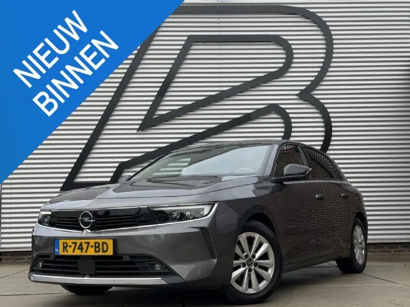 Opel Astra (2022) — foto 1