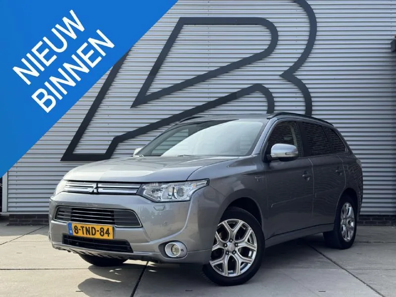 Mitsubishi Outlander (2014) — foto 1