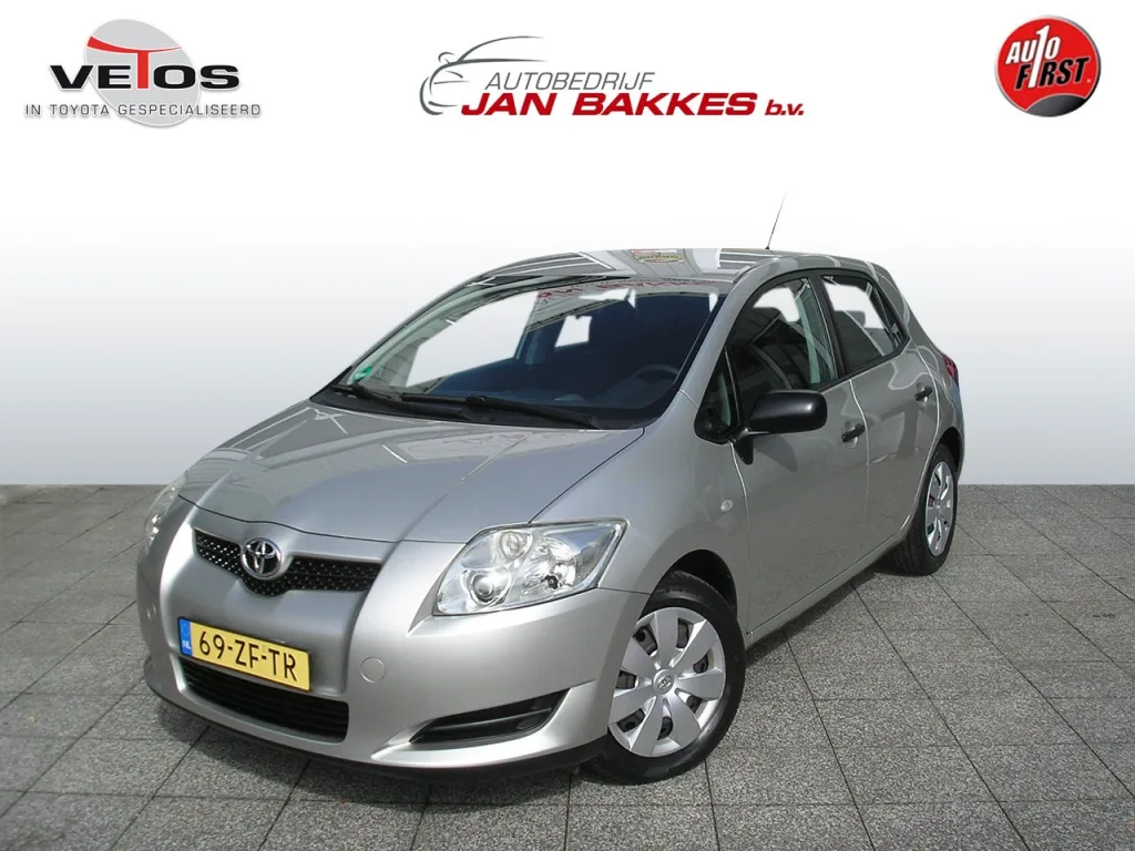 Toyota Auris (2008) — foto 1
