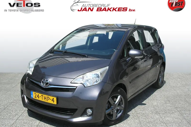 Toyota Verso-S (2012)