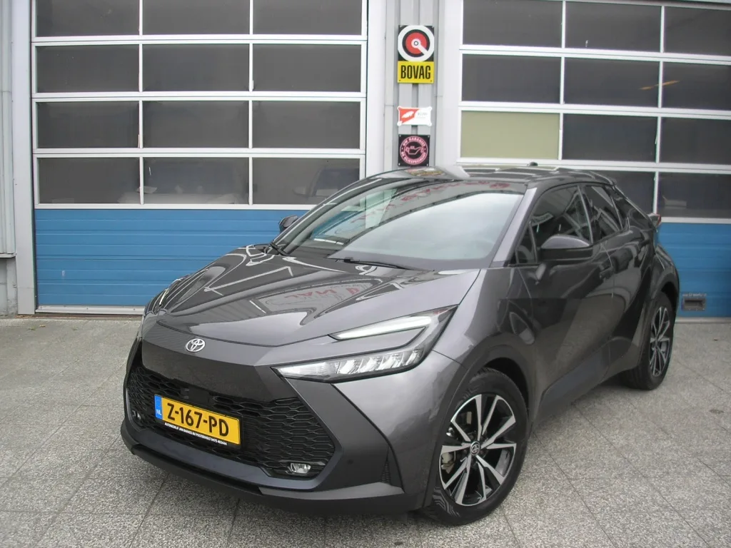 Toyota C-HR (2024) — foto 1