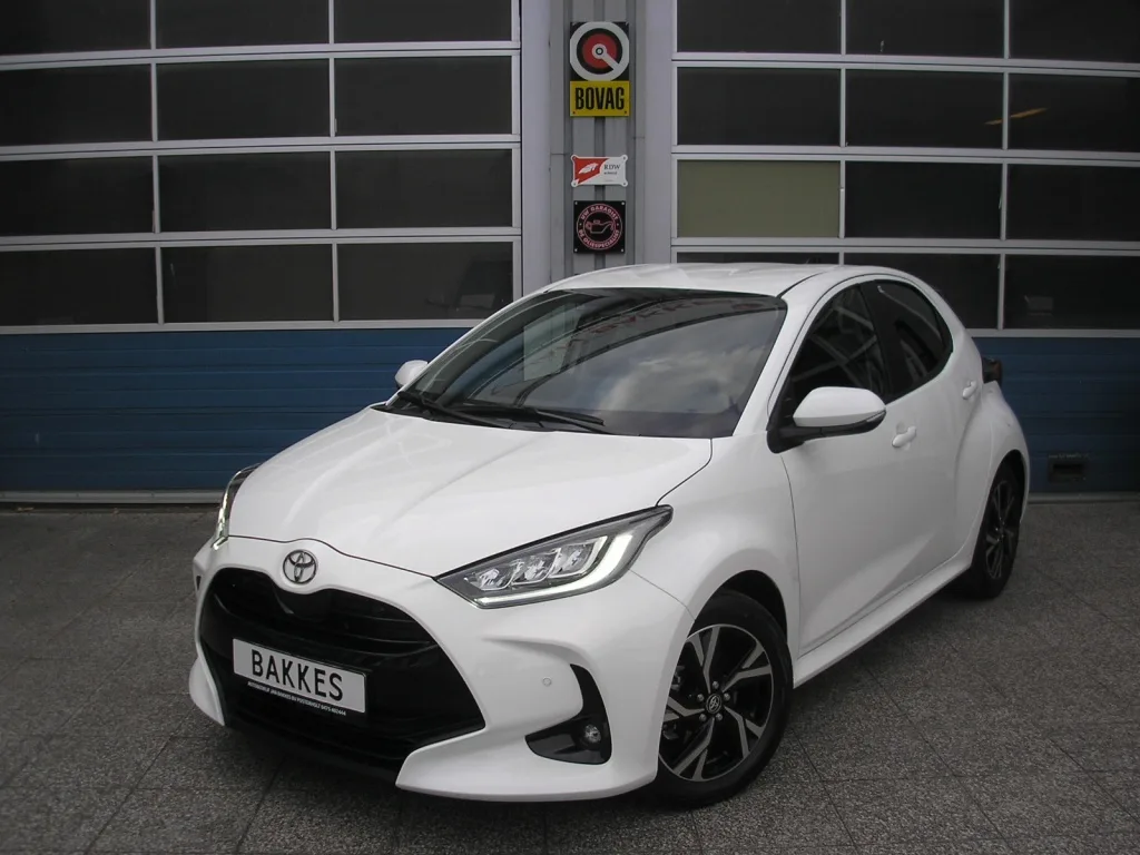 Toyota Yaris (2025) — foto 1