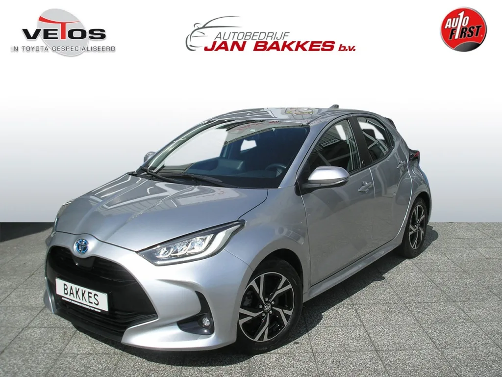 Toyota Yaris (2023) — foto 1