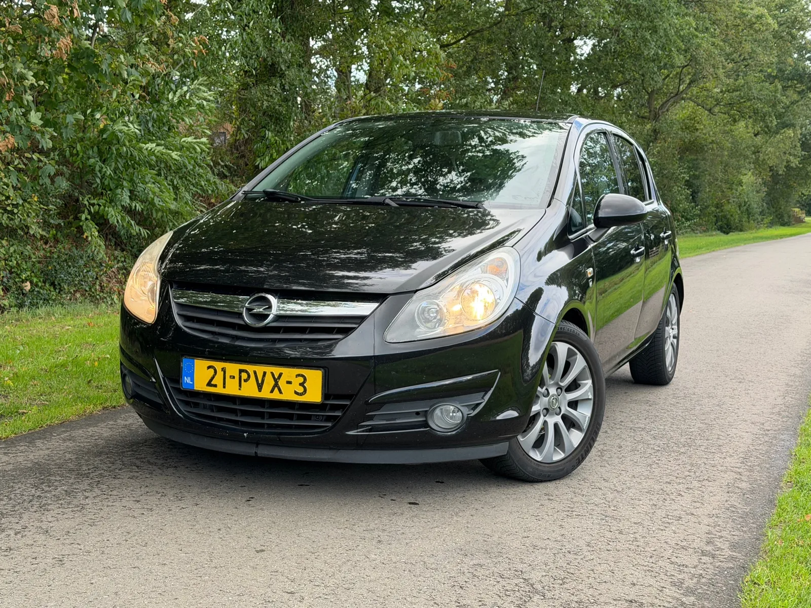 Opel Corsa (2011) — foto 1