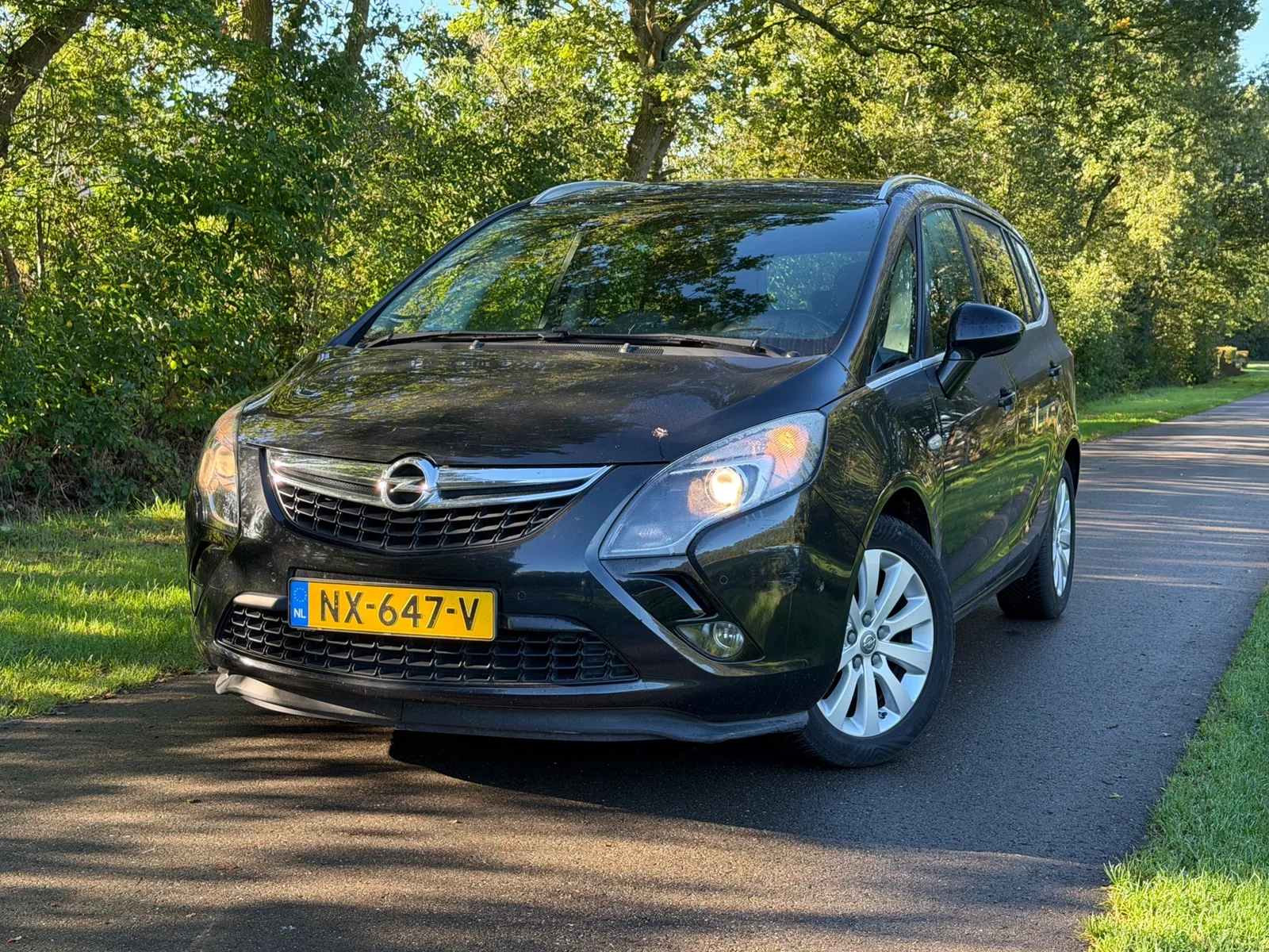 Opel Zafira (2016) — foto 1