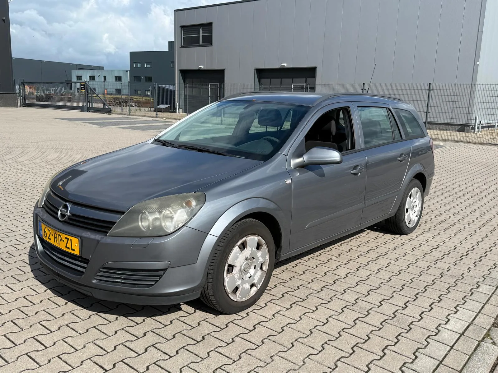 Opel Astra (2005) — foto 1