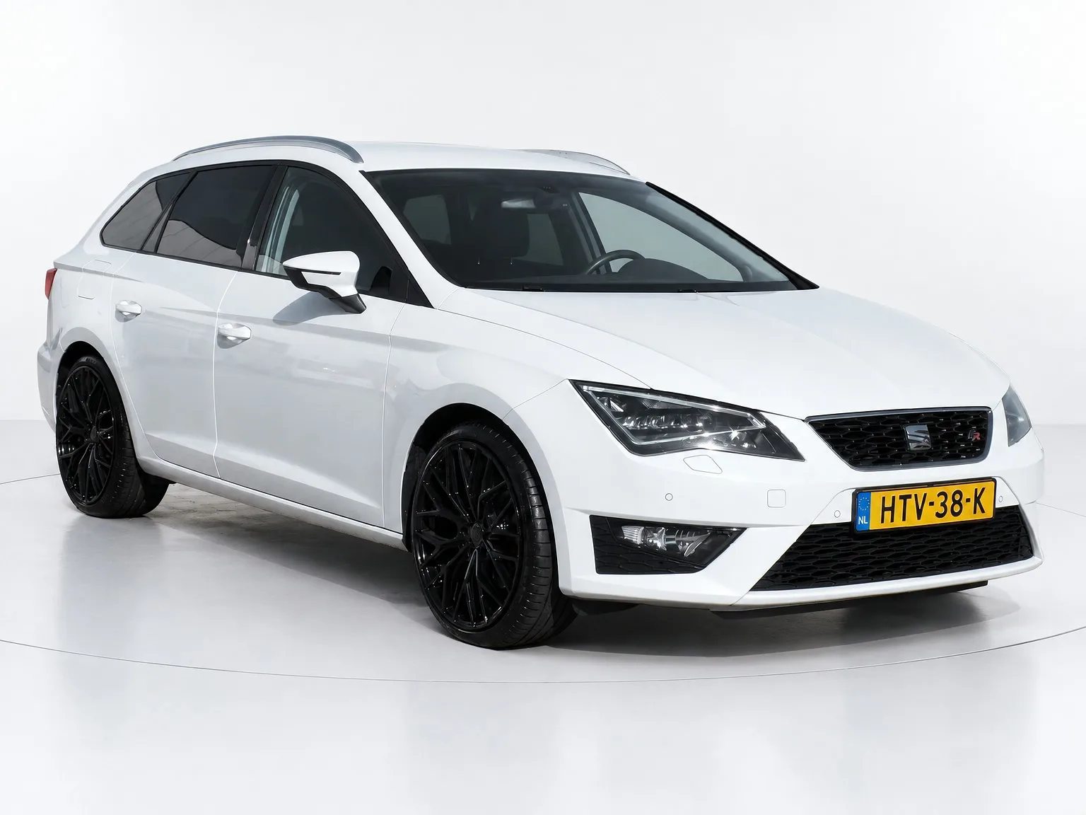 SEAT Leon (2014) — foto 1