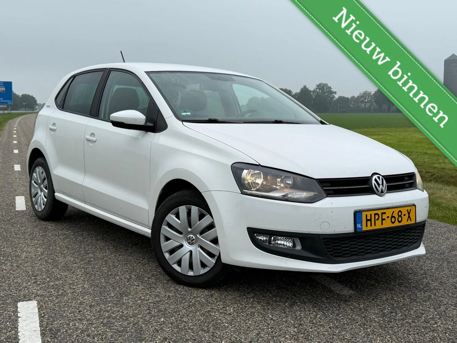 Volkswagen Polo (2011) — foto 1