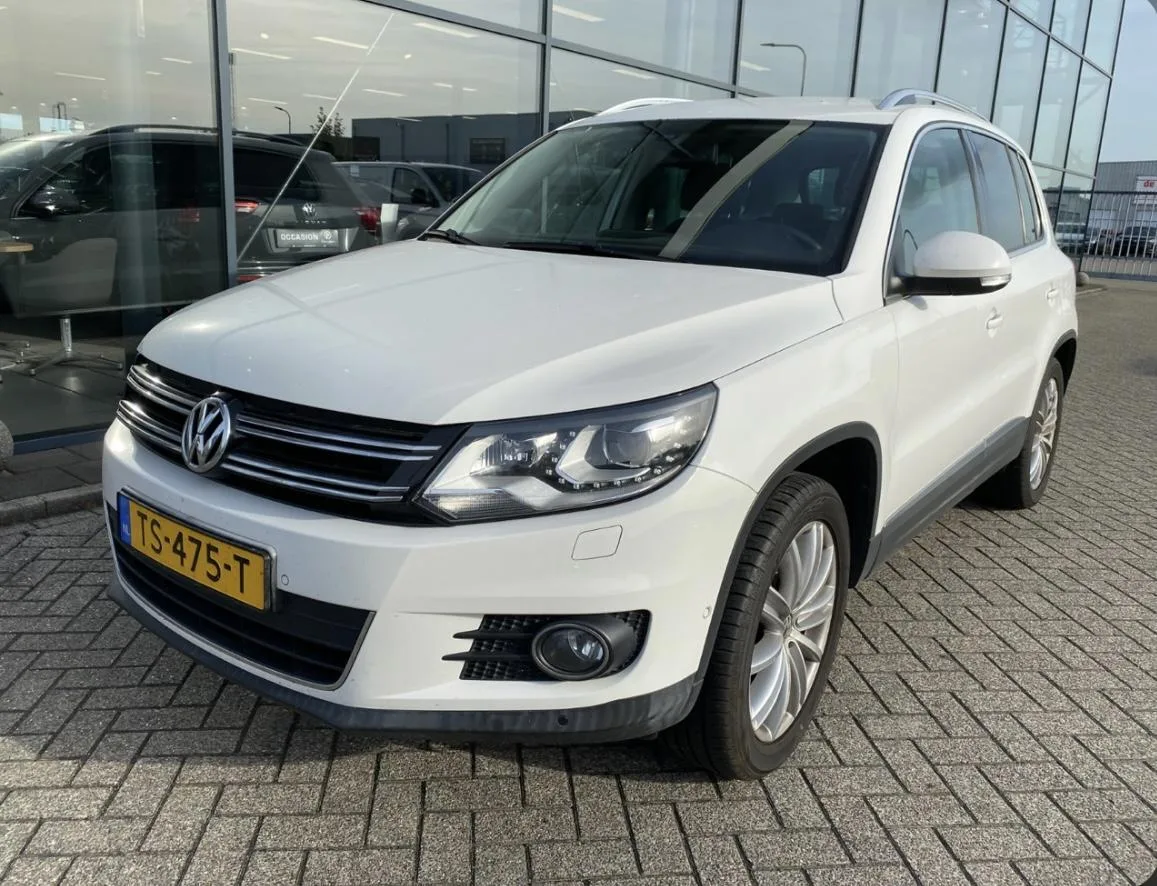 Volkswagen Tiguan (2012) — foto 1