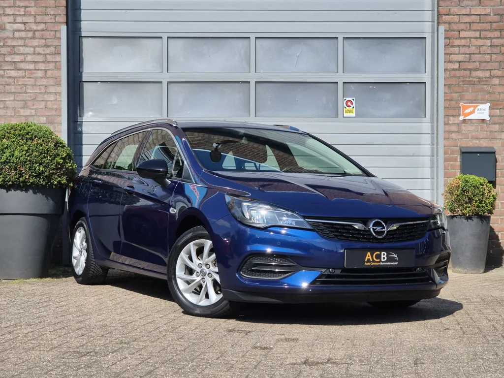 Opel Astra (2021) — foto 1