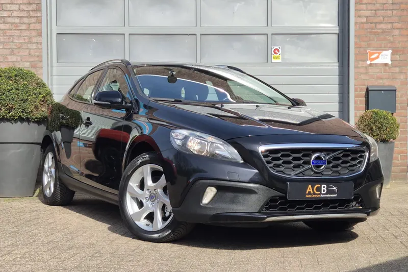 Volvo V40 (2015)