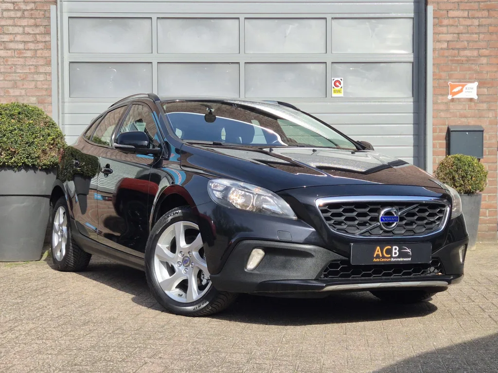 Volvo V40 (2015) — foto 1