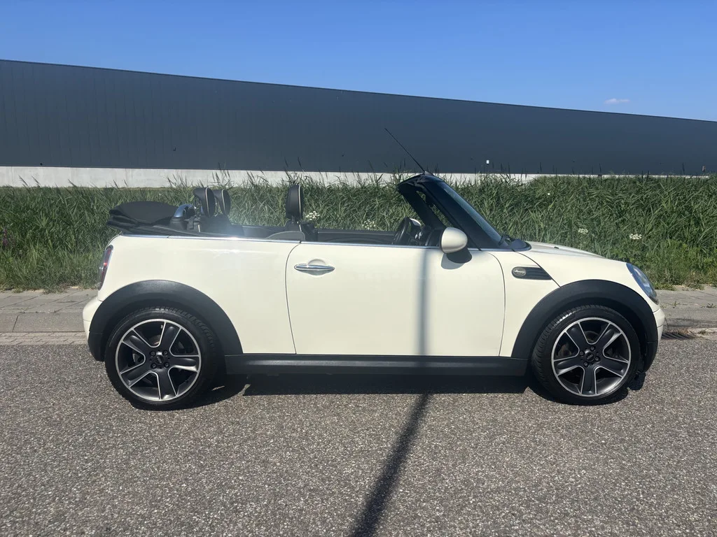 MINI Cabrio (2009) — foto 1