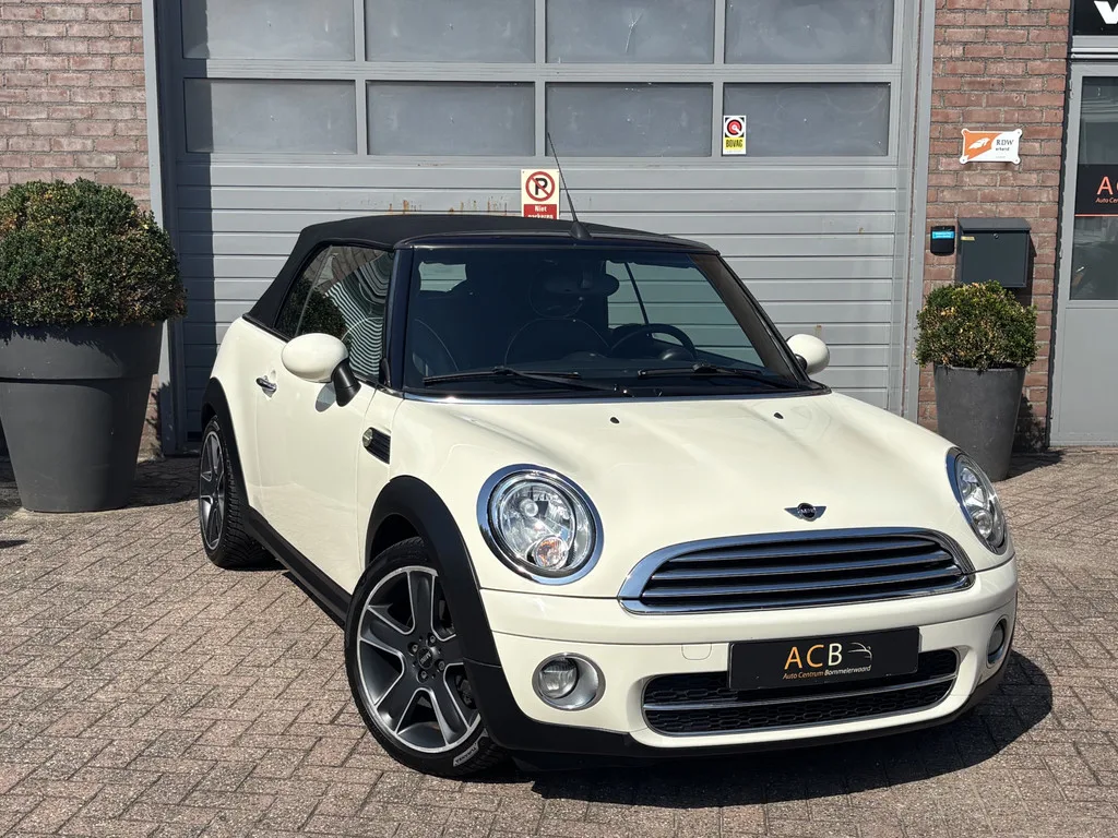 MINI Cabrio (2009) — foto 1