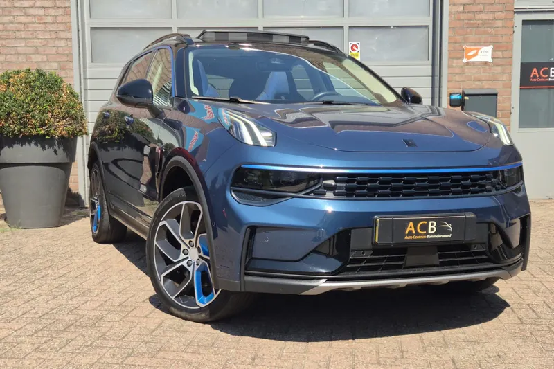 Lynk & Co 01 (2021)