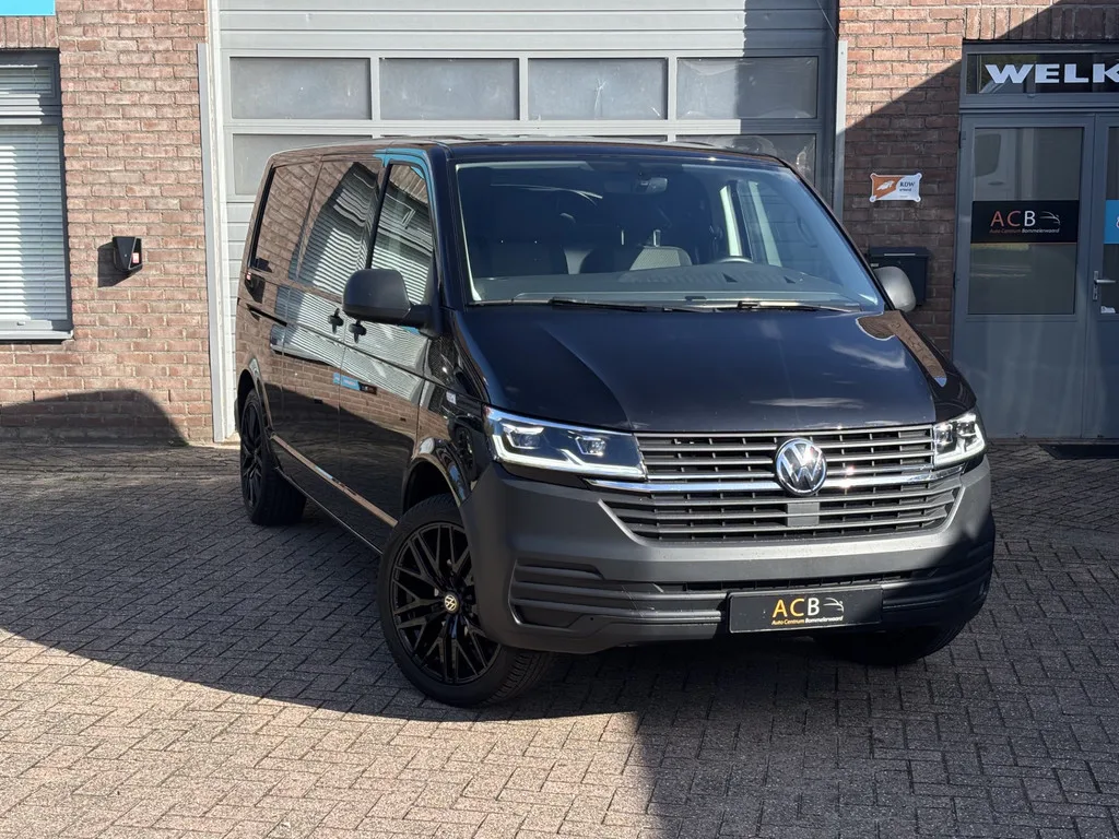 Volkswagen Transporter (2023) — foto 1