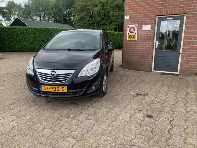 Opel Meriva (2011) — foto 1