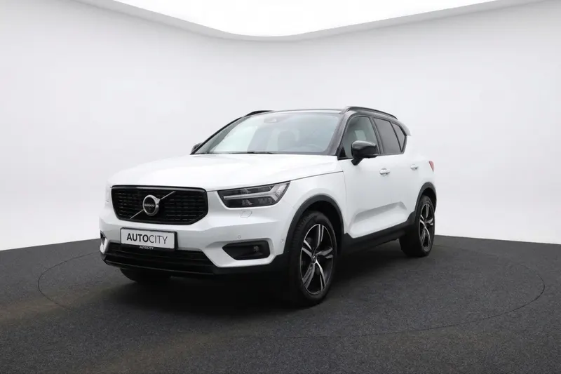 Volvo XC40 (2022)